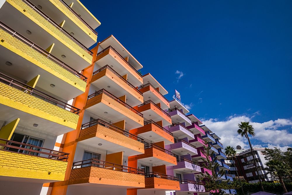 Spain-Canary Islands-Gran Canaria Island-Playa del Ingles-colorful balconies
